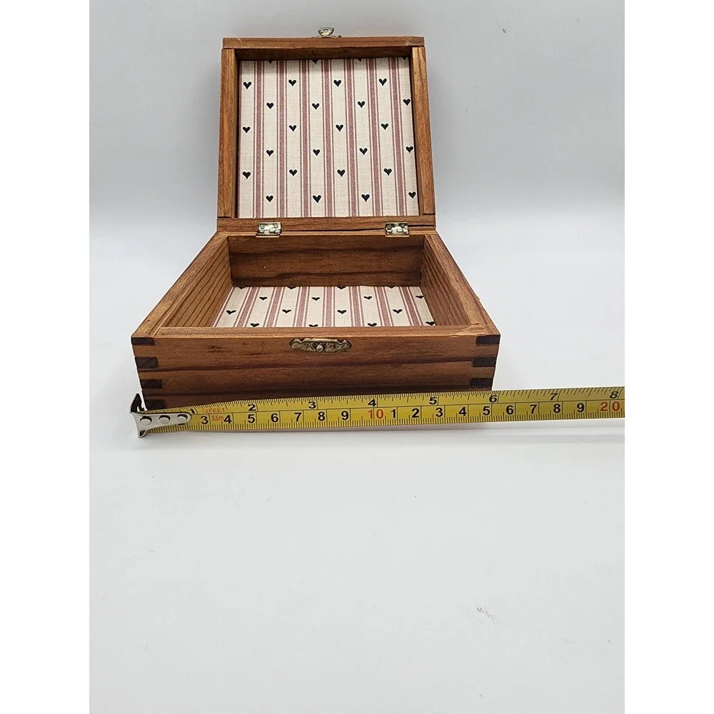 Vintage Wooden‎ Keepsake Box Heart Applique Lined Trinket Jewelry Storage